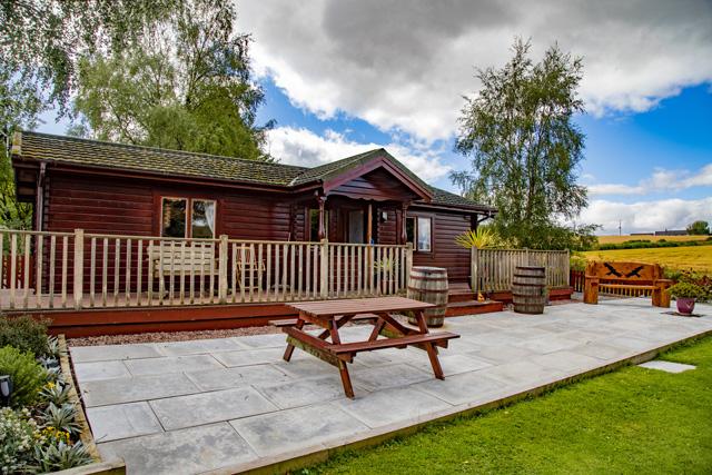 Red Kite Log Cabin