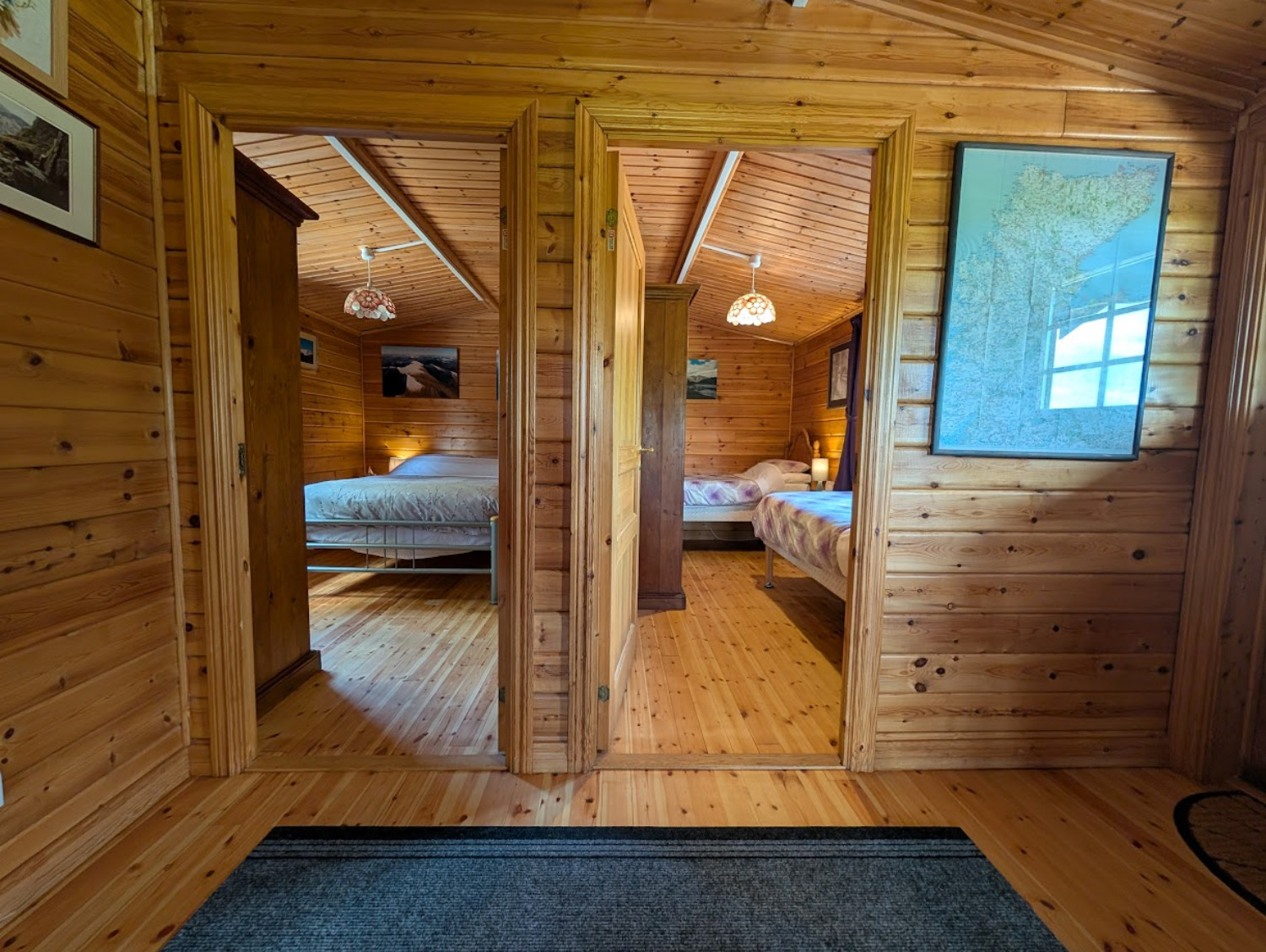 Red Kite Log Cabin