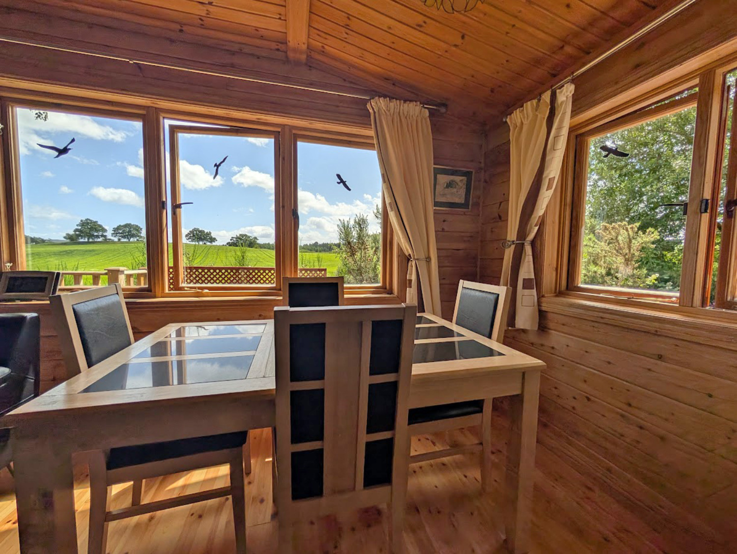 Red Kite Log Cabin