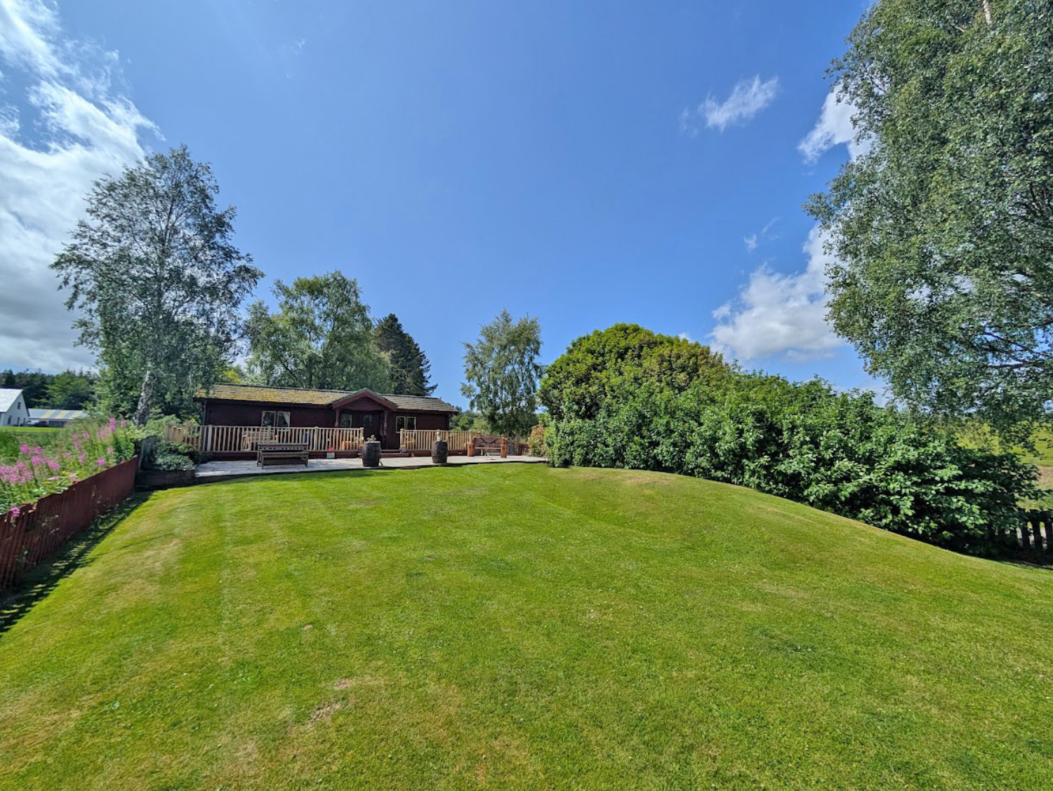 Red Kite Log Cabin